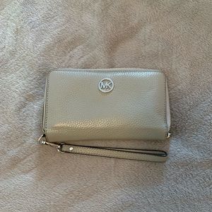 Gray Michael Kors Wristlet